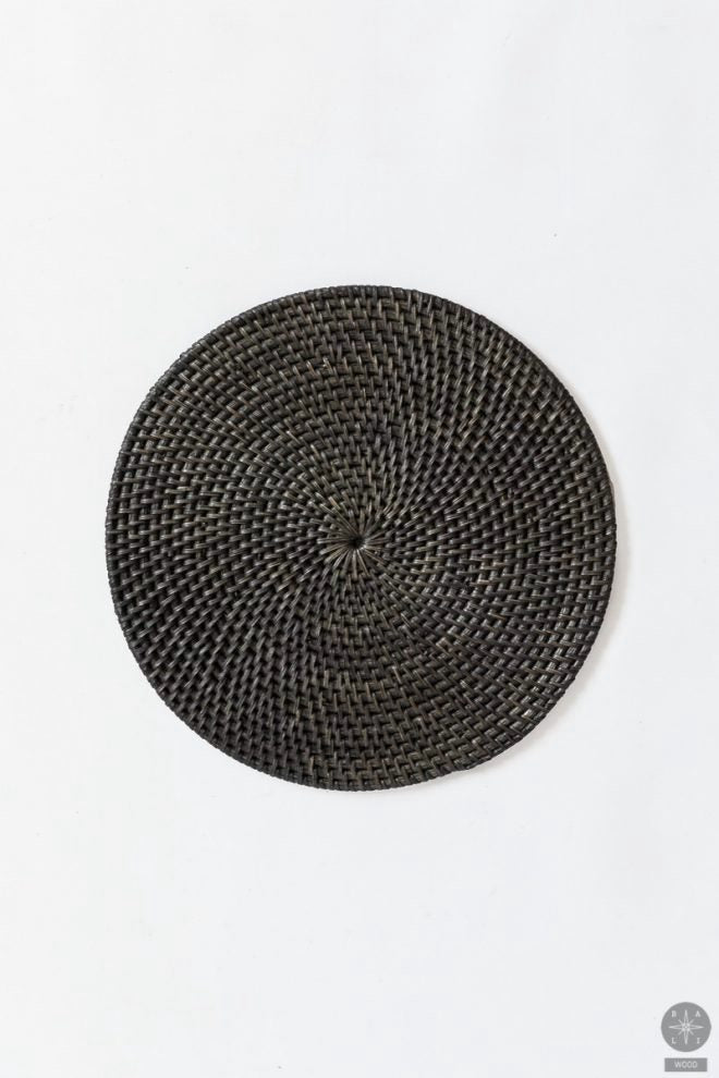 Padėkliukas iš dažyto rotango