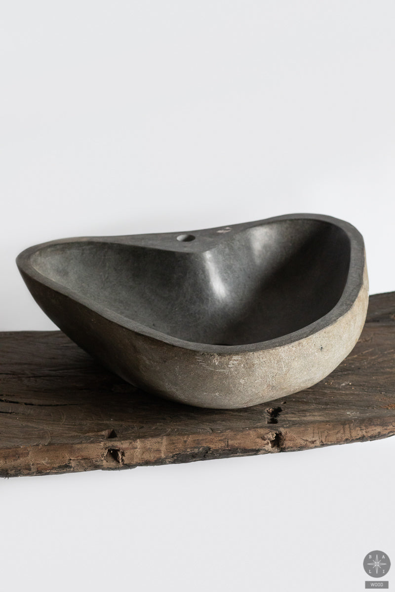 Lavos akmens praustuvas su skyle maišytuvui