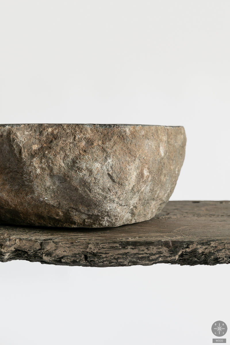 Upės akmens praustuvas