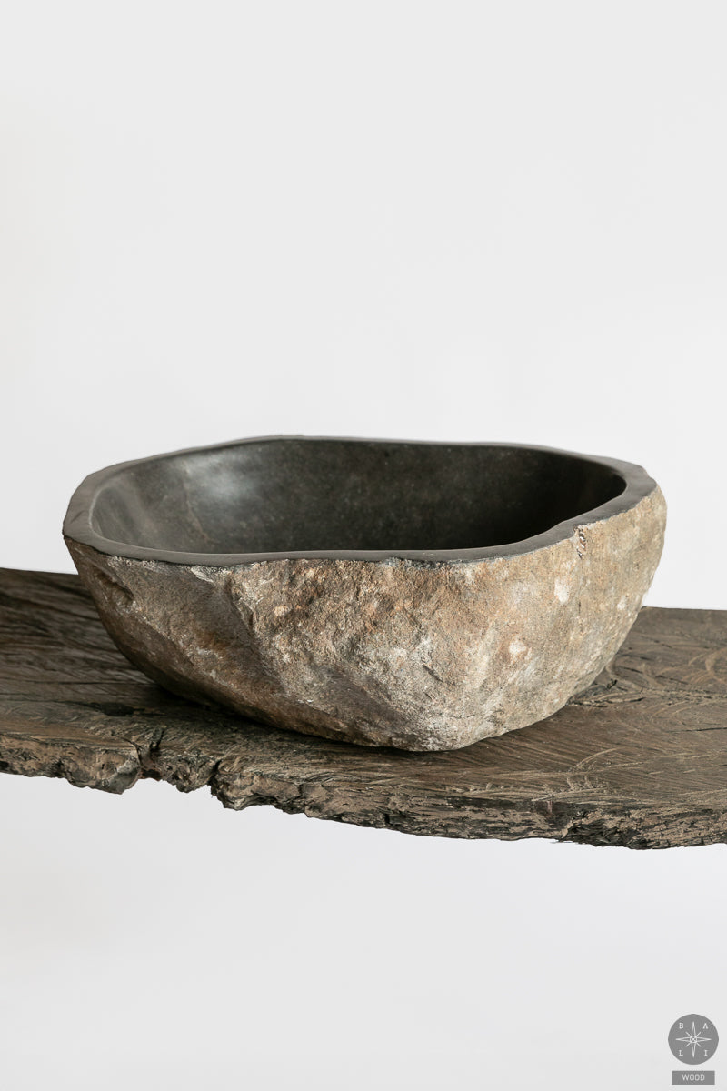 Upės akmens praustuvas