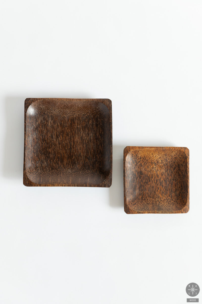 Kvadratinė lėkštė iš palmės medžio