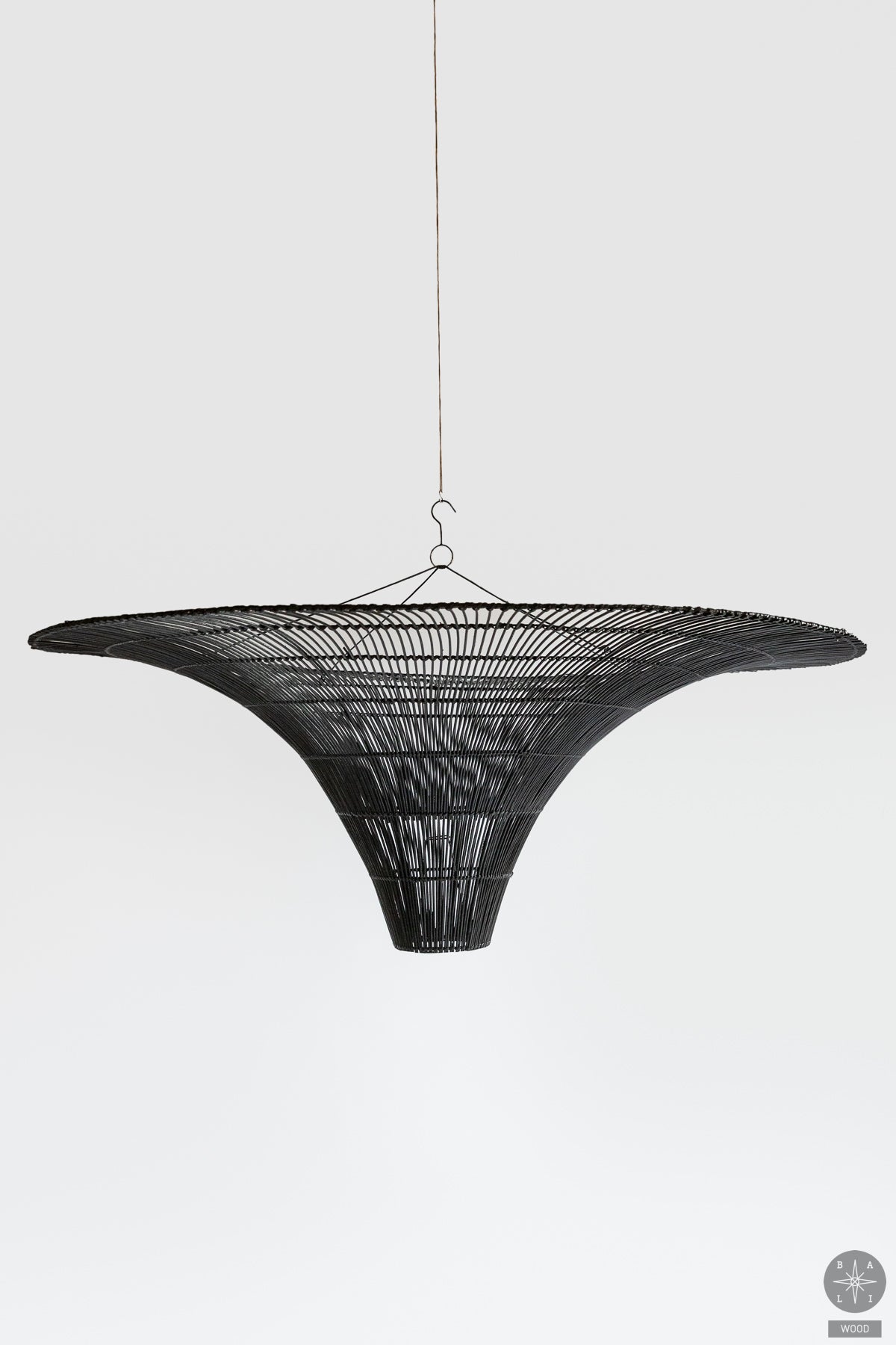 Šviestuvo gaubtas iš rotango