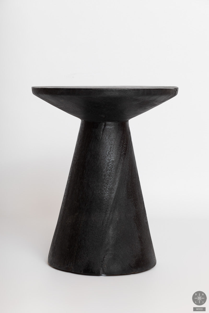 Staliukas iš suar medžio