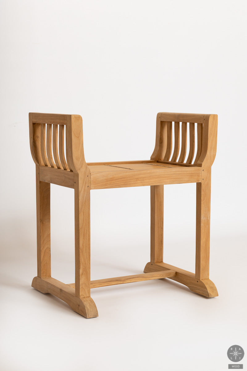 Tikmedžio suolelis su bambuku