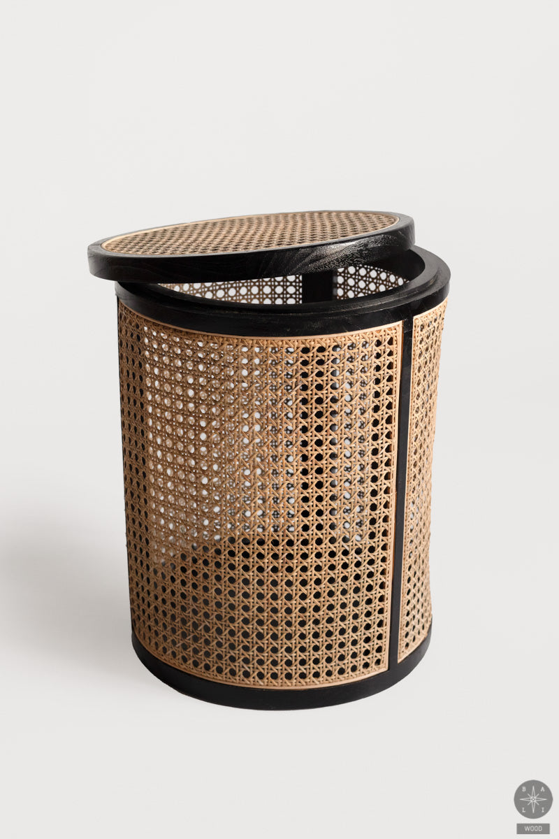 Rotango dėžė su tikmedžiu