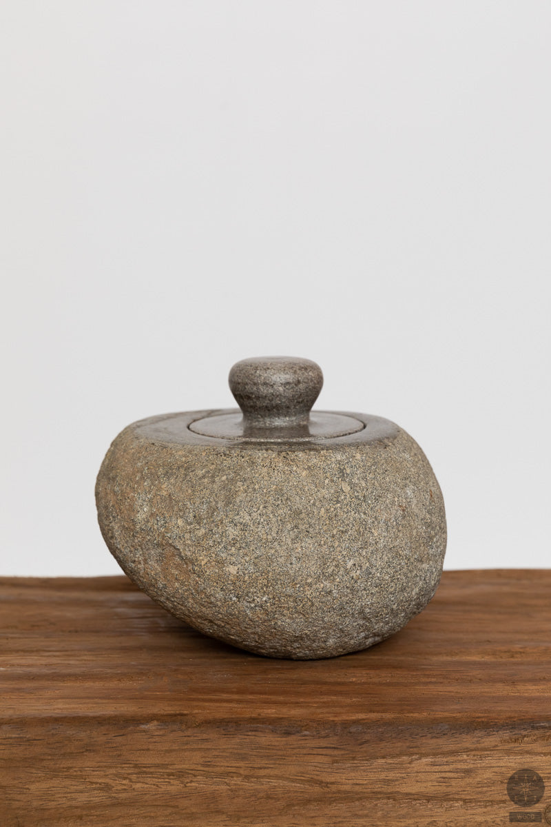 Lavos akmens indelis