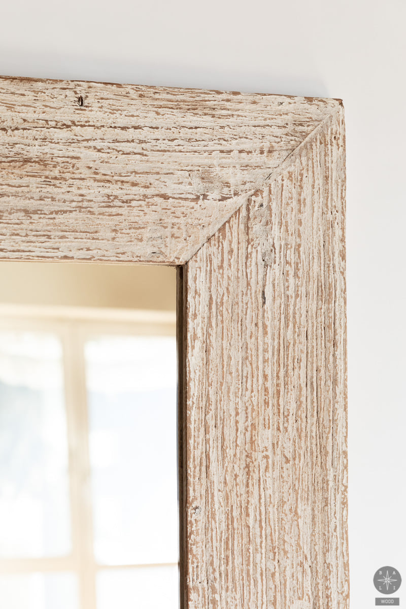 Veidrodis iš perdirbto tikmedžio