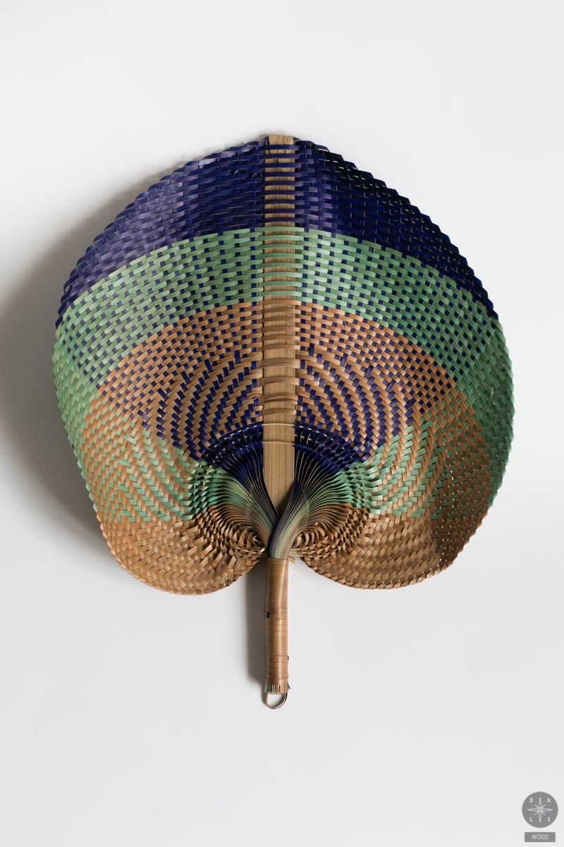 Vėduoklė iš palmės lapų