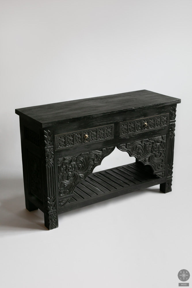 Rytietiško stiliaus komoda