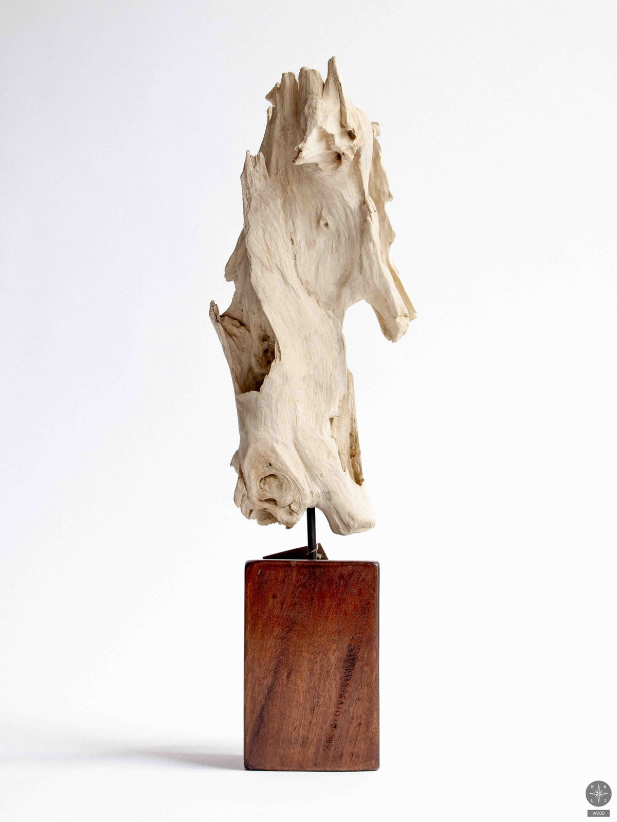 Tikmedžio dekoracija ant stovo