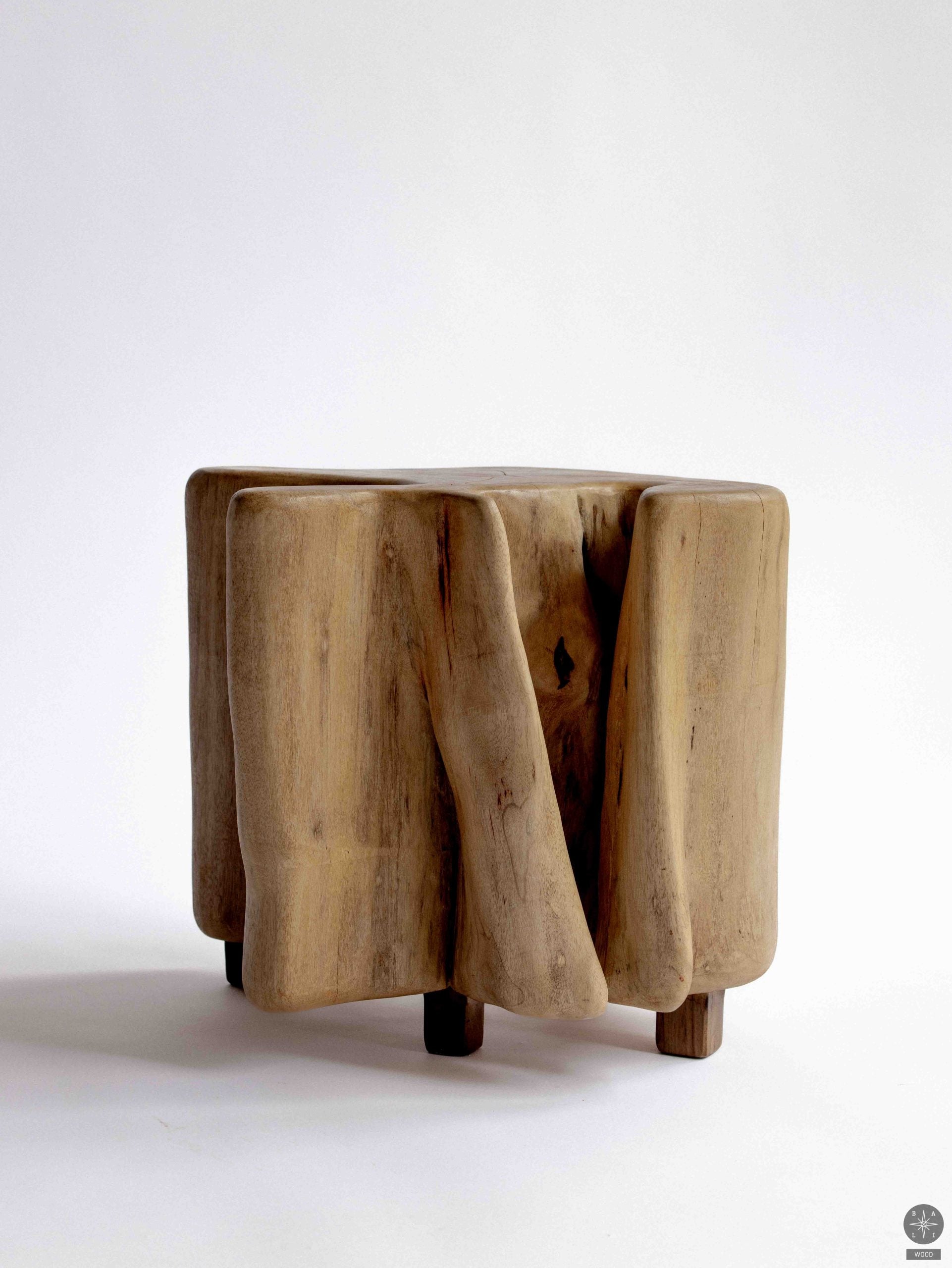 Staliukas iš Polinezijos riešutmedžio