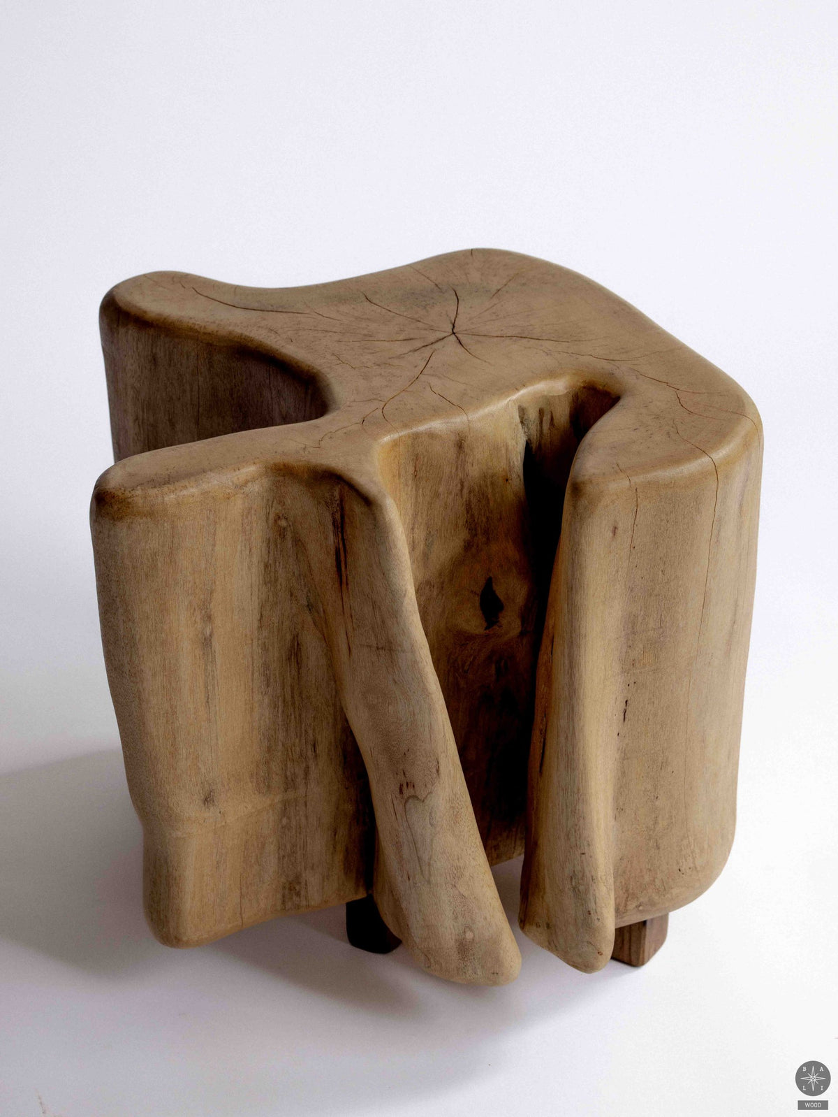 Staliukas iš Polinezijos riešutmedžio