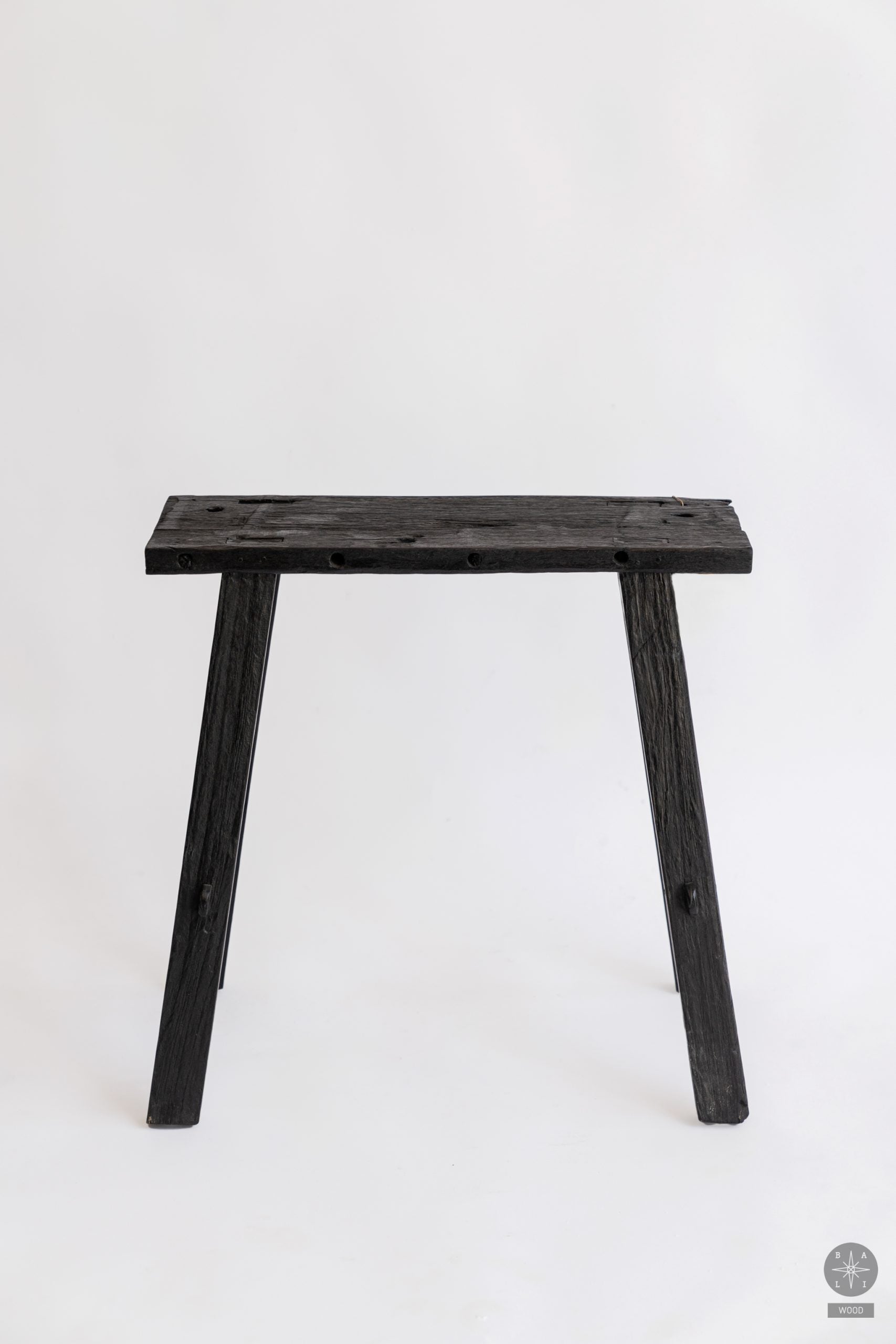 Suoliukas iš tikmedžio