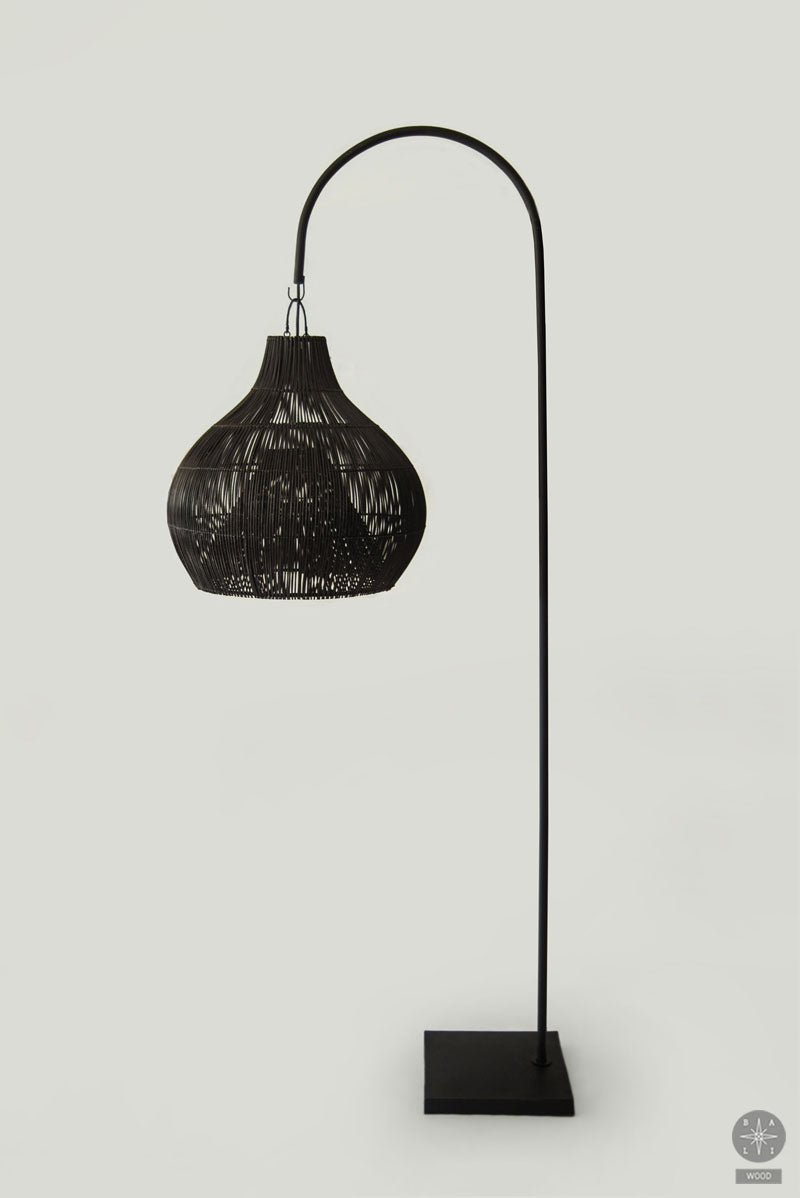 Grindinis šviestuvas su rotango gaubtu