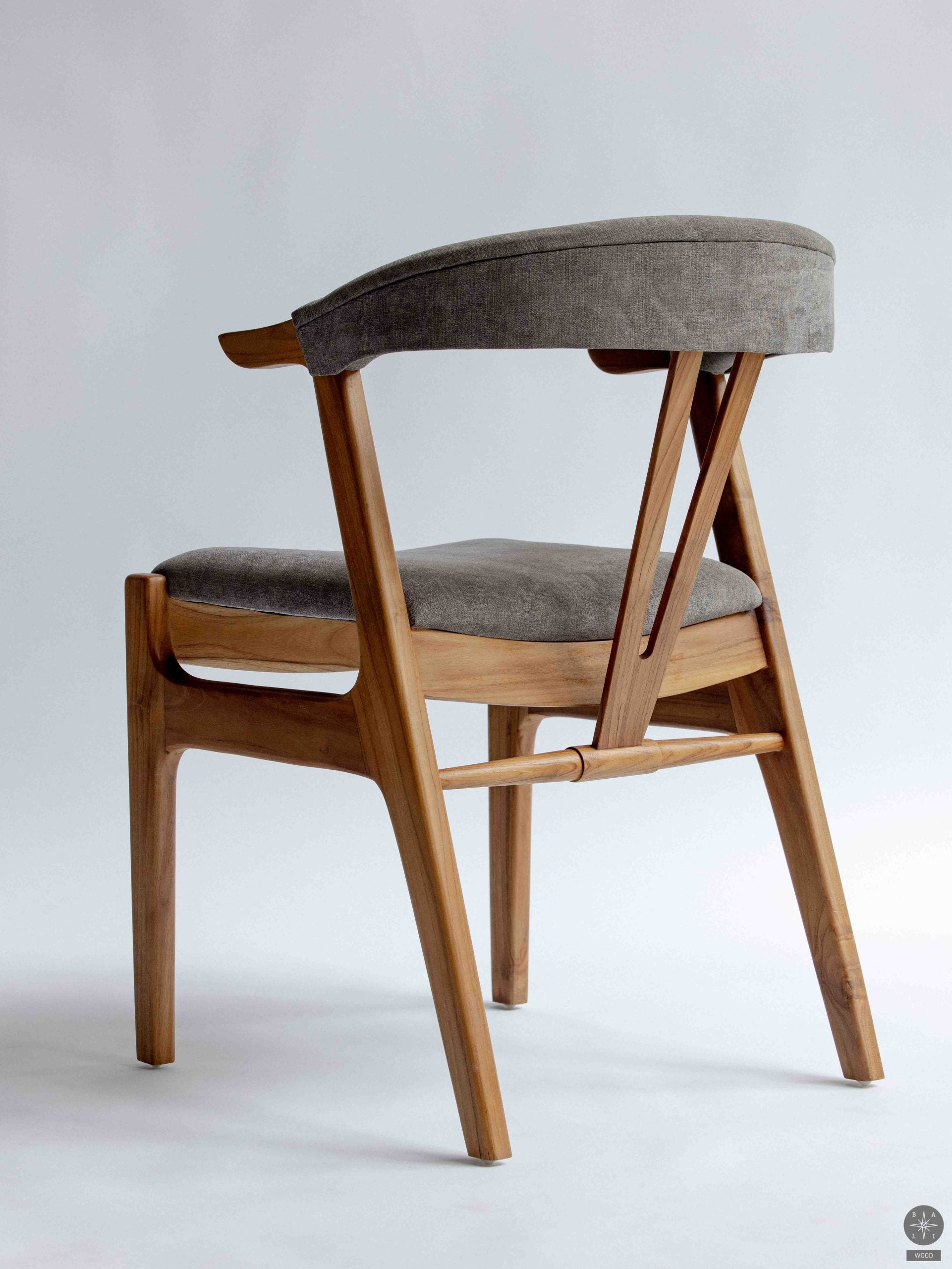 Tikmedžio kėdė su audiniu