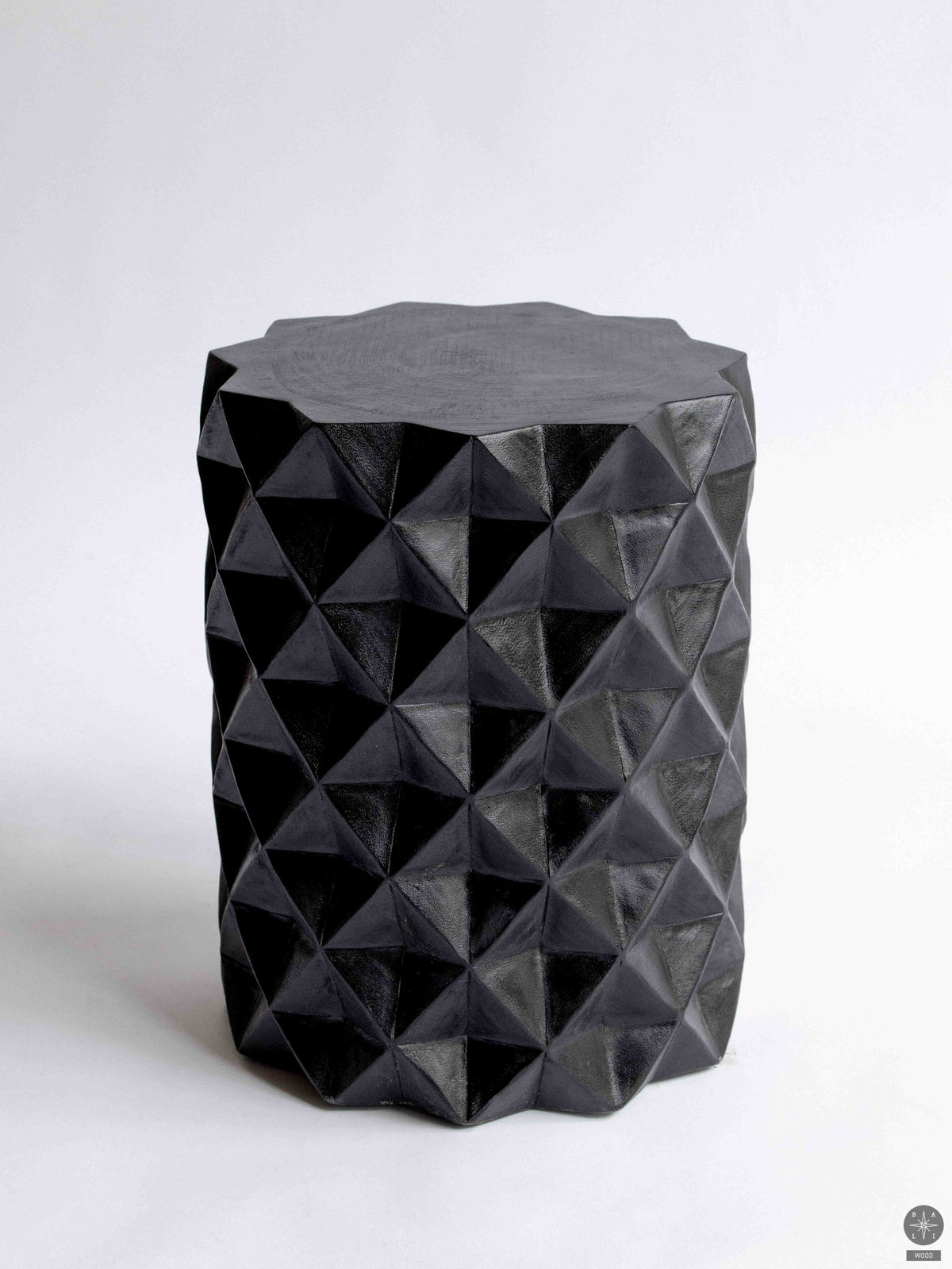 Staliukas - kėdutė iš suar medžio