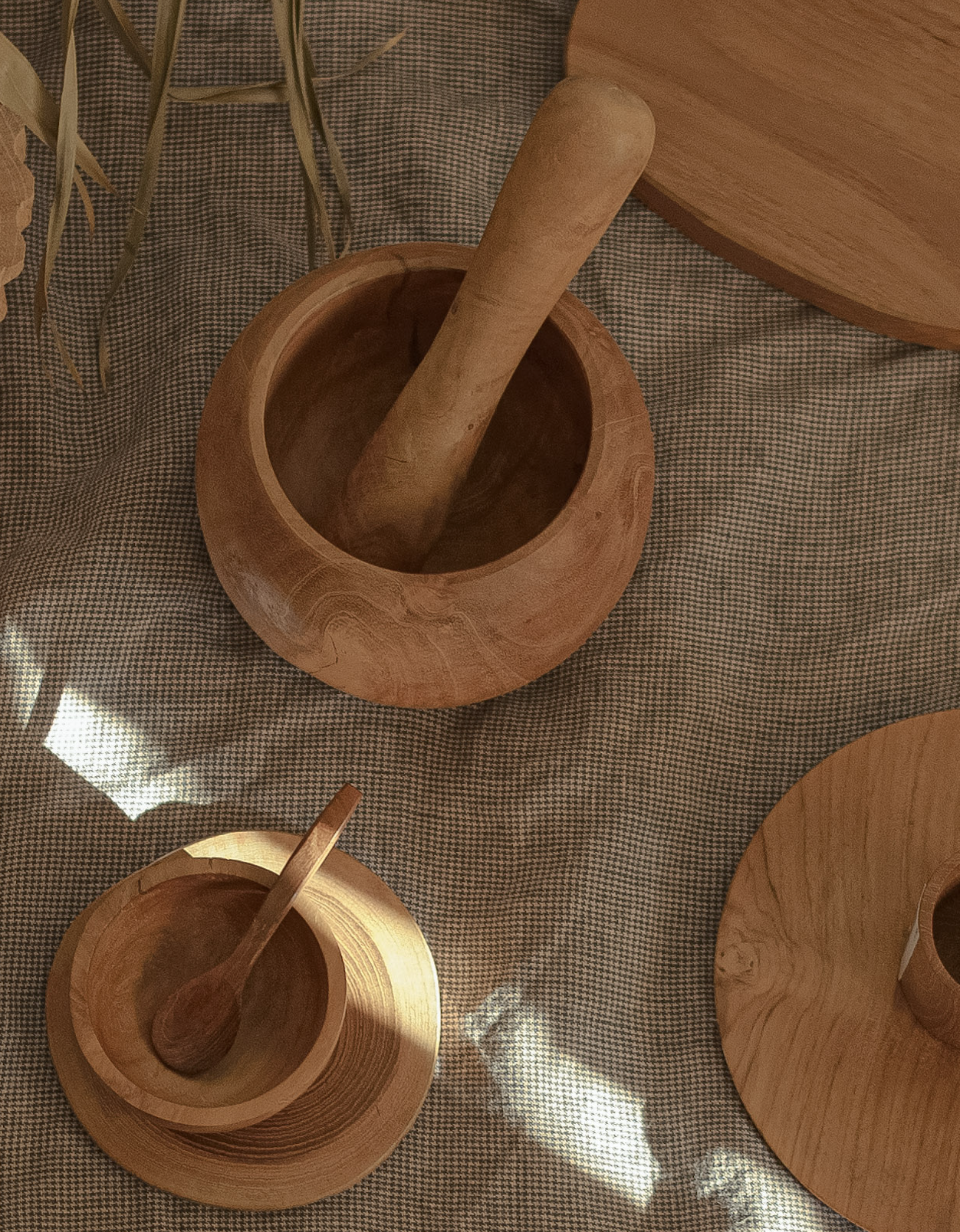 Prieskonių grūstuvė iš tikmedžio