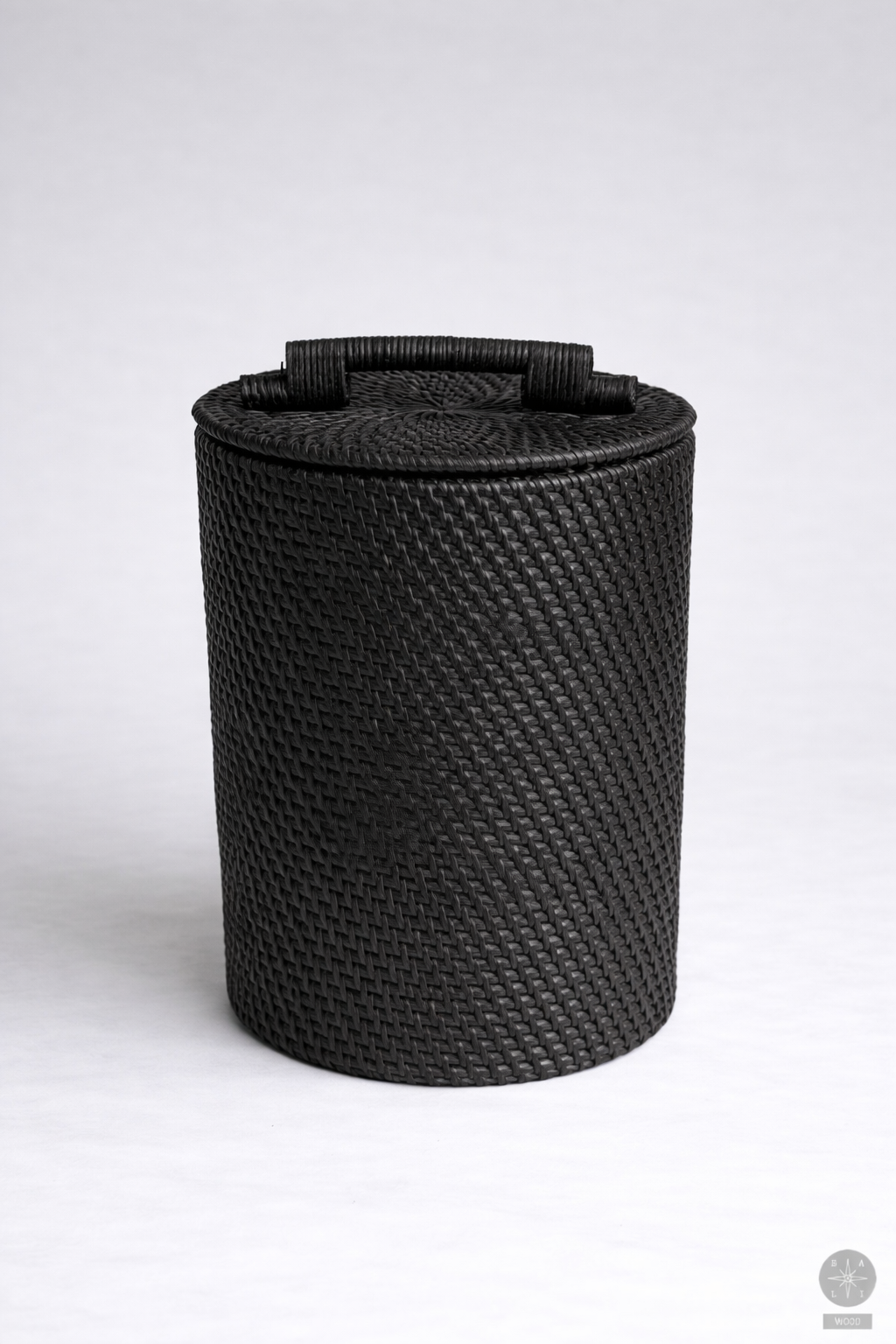 Šiūkšlių dėžutė iš rotango